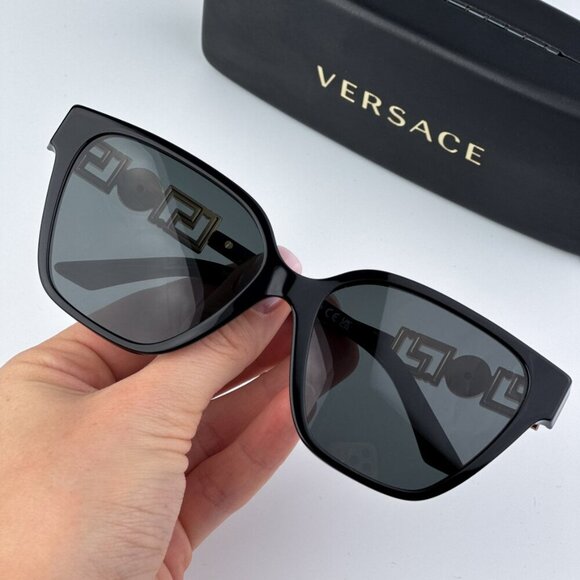 Versace VE4471B GB1/87 BRAND NEW Sunglasses Black Dark Grey Square Women - Picture 1 of 11